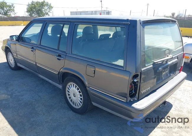 YV1KW9614S1026233: 42447513