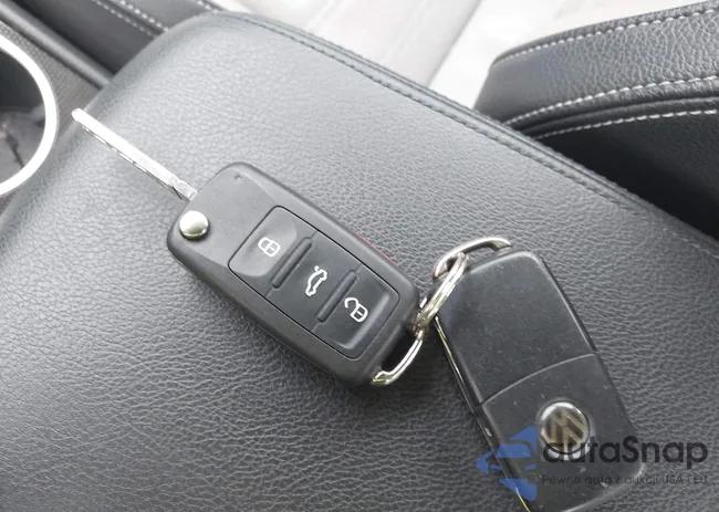 1VWBT7A39EC097705: 42447661