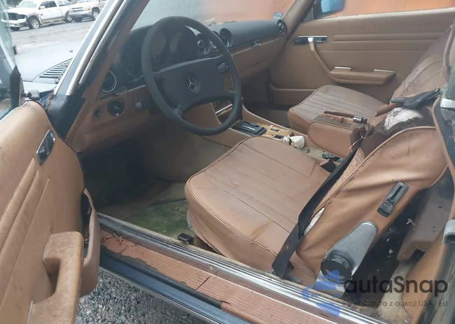 WDBBA45C1FA018962: 42449076