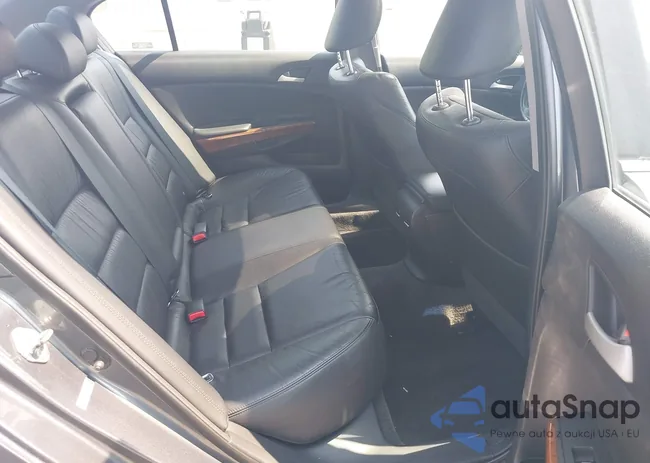 1HGCP2F86BA075060: 42448353