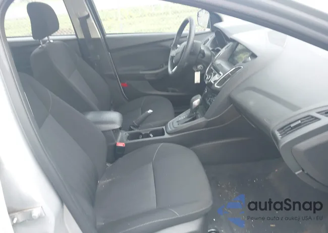 1FADP3H2XJL321067: 42449545