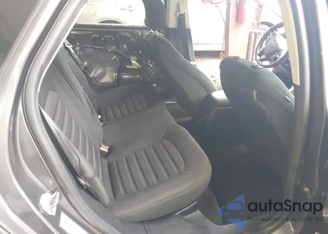 3FA6P0LU8KR205563: 42451034