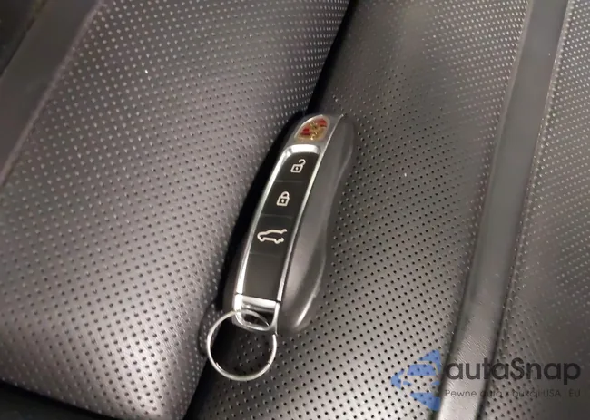 WP1AF2AY1KDA80762: 42451795