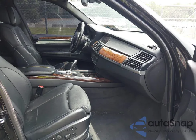 5UXFE83518LZ47977: 42451828