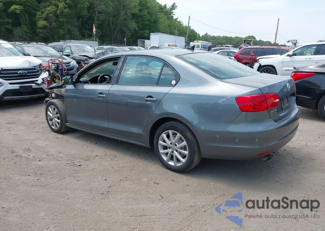 3VWDP7AJXCM074182: 42452135