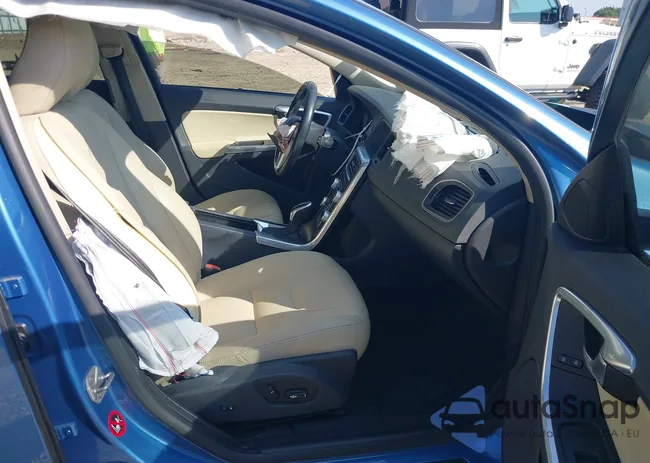 YV140MEKXF1271986: 42452328