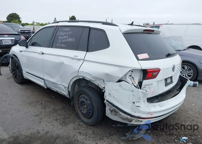 3VV3B7AX4LM145282: 42451342