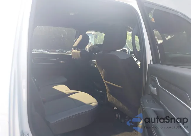 3C6UR5DLXRG338711: 42451396