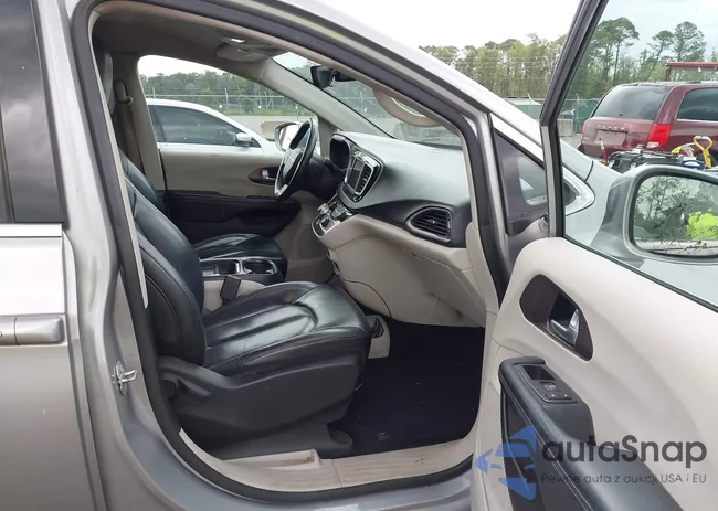 2C4RC1BG0JR142225: 42451540