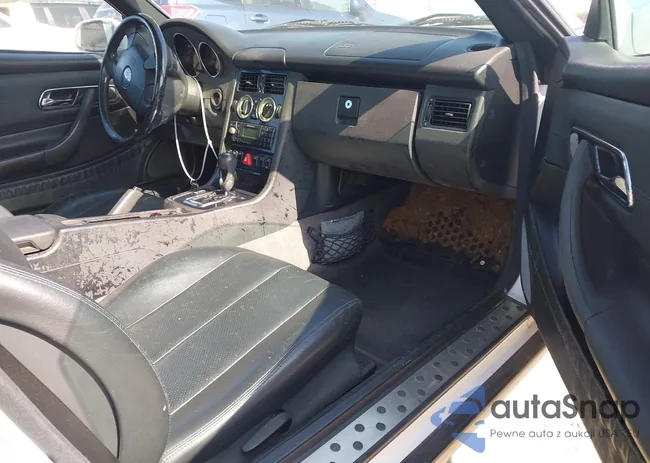 WDBKK47F7XF126995: 42453023