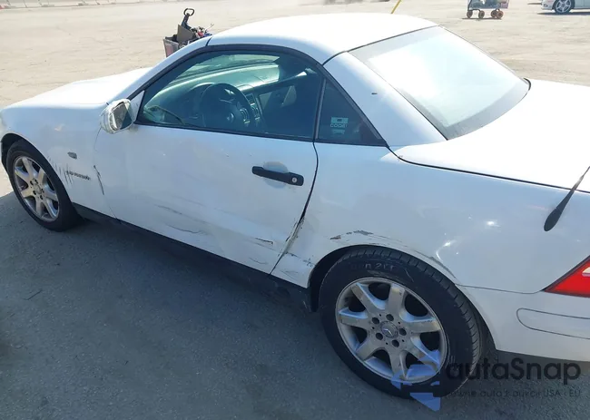 WDBKK47F7XF126995: 42453023