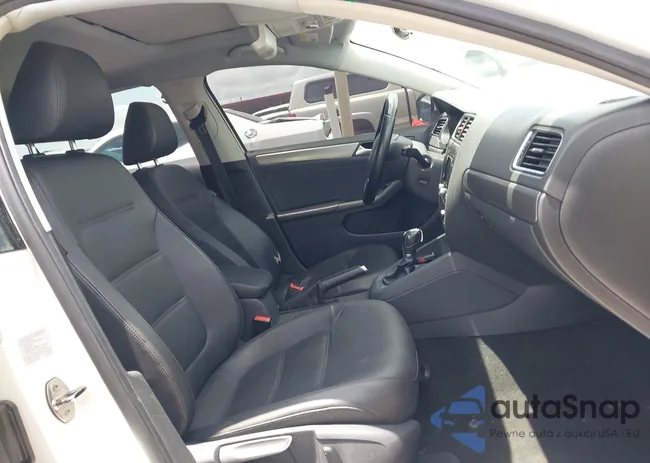 3VWLL7AJ1DM376114: 42453480