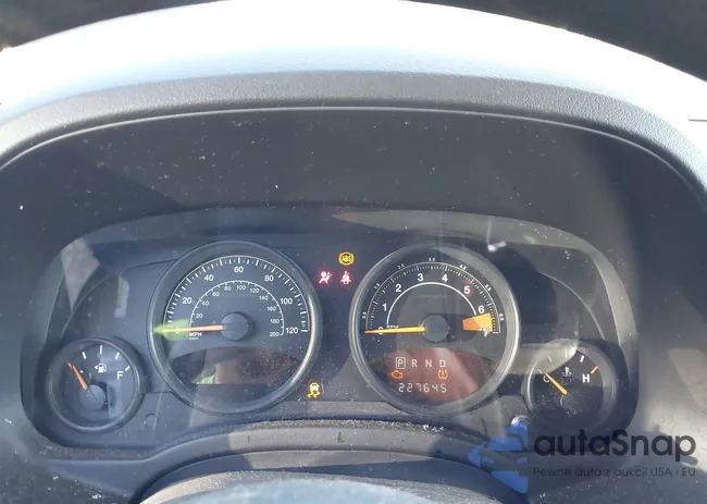 1C4NJRBB9FD269900: 42454528