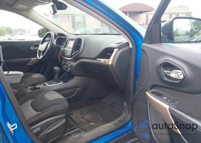 1C4PJLAB6HW617599: 42456069