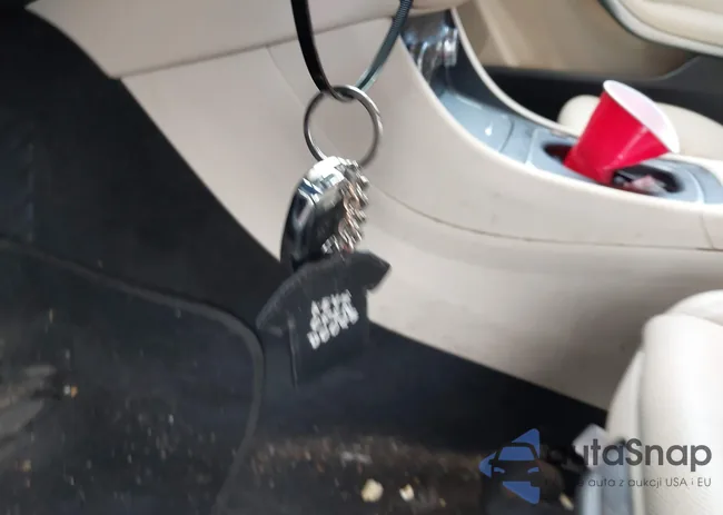 WDDSJ4EB5JN660990: 42456224