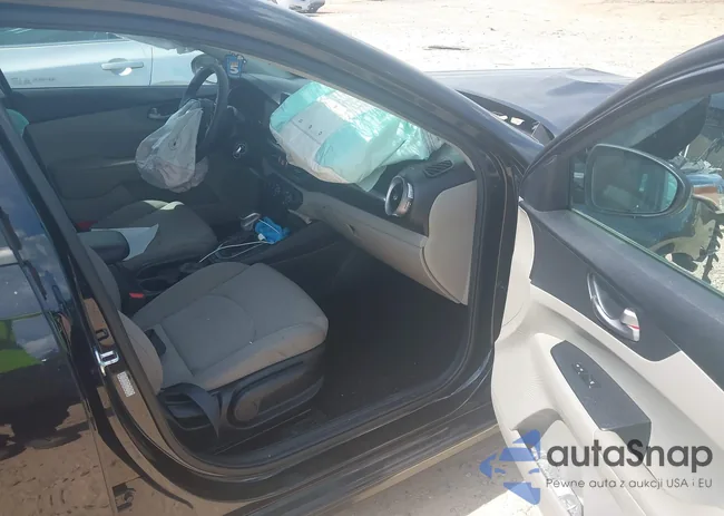 3KPF24AD4LE175702: 42455440