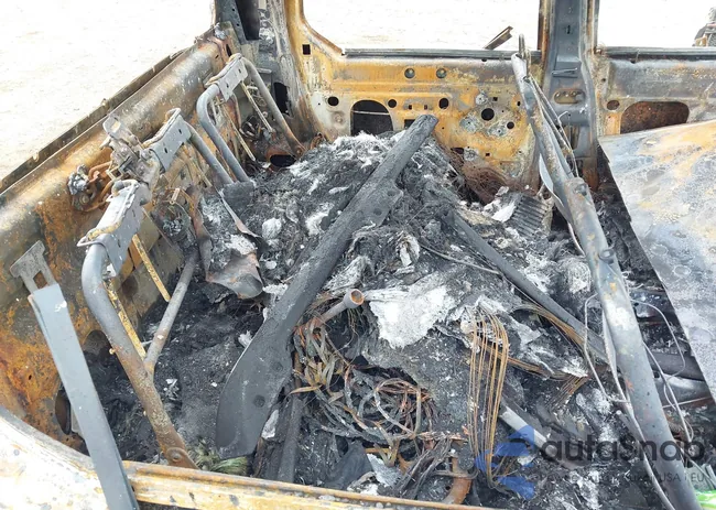 1FMZU77K05UB73931: 42457278