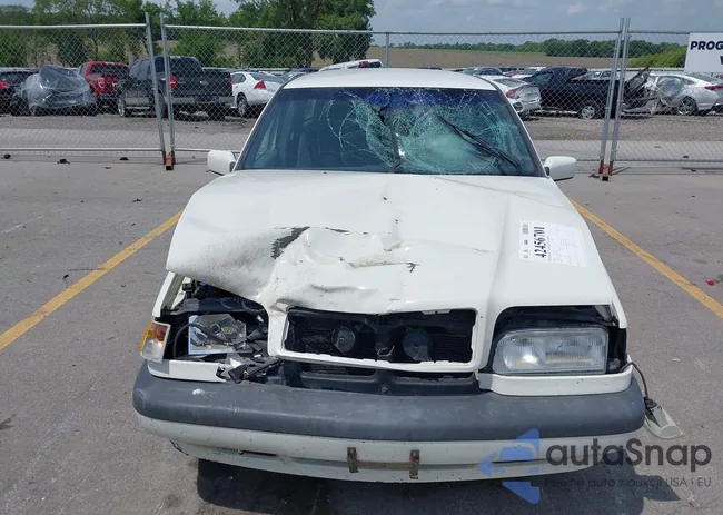 YV1LW5513T2177445: 42456701