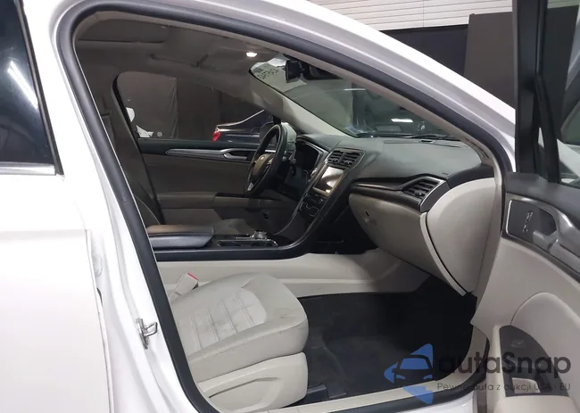 3FA6P0LU8LR142370: 42457342