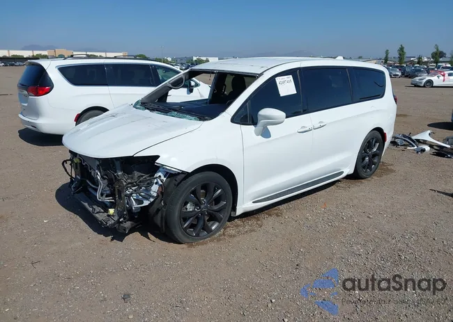 2C4RC1FG4KR738580: 42457415