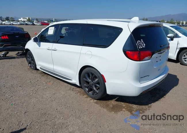 2C4RC1FG4KR738580: 42457415