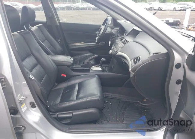 1HGCP2F84AA092597: 42457481