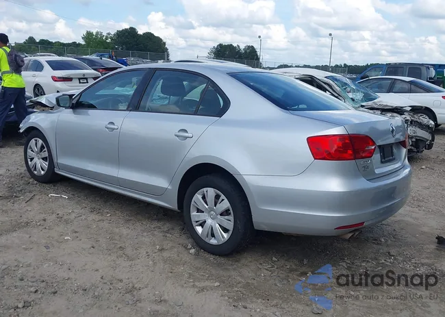 3VW2K7AJ9CM329443: 42458822