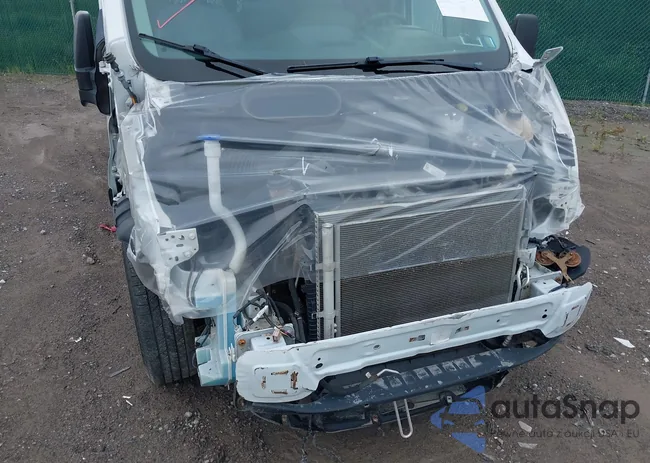 1FTYR2CM3JKB29648: 42458357