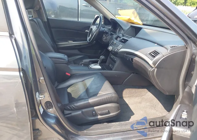 1HGCP36838A088797: 42460051