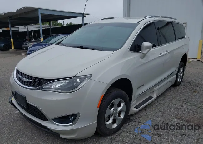 2C4RC1EG3HR720775: 42461584