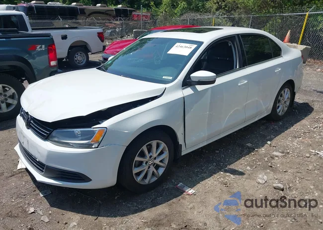 3VWD17AJ5EM437072: 42463048