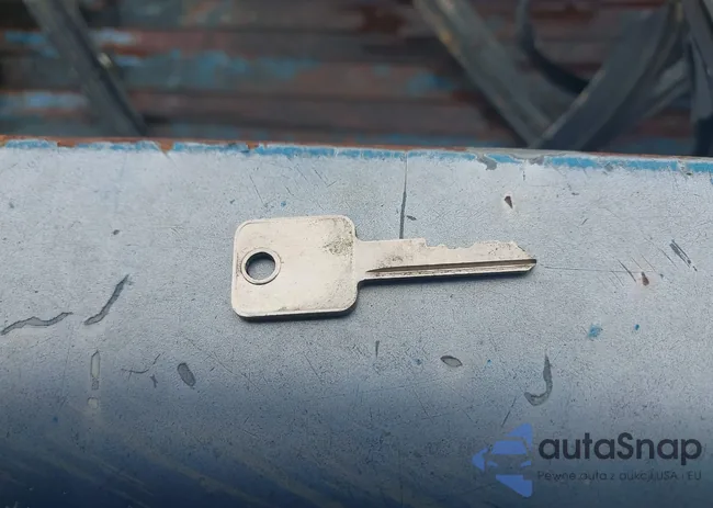 1GCCS14Z0R8133085: 42463136