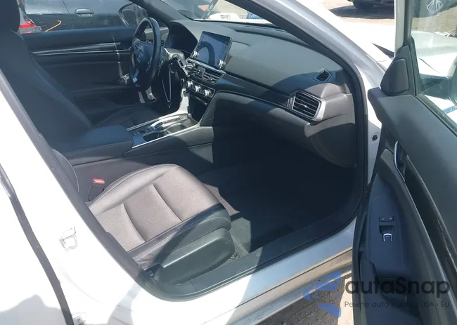 1HGCV3F28NA037261: 42462451