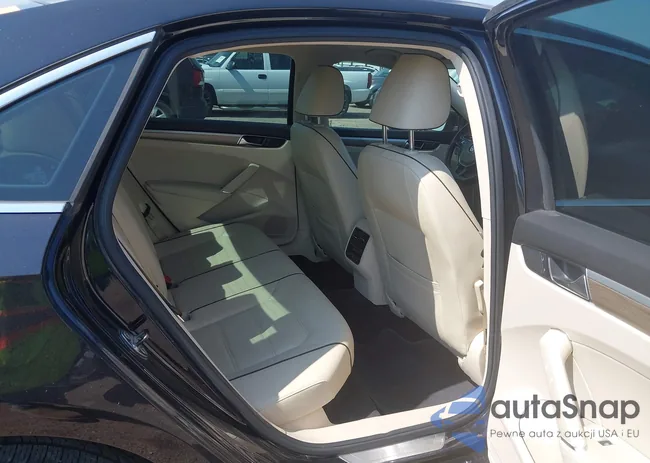 1VWGT7A39HC061832: 42464066