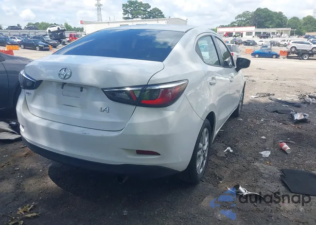 3MYDLBZV9GY113630: 42464084