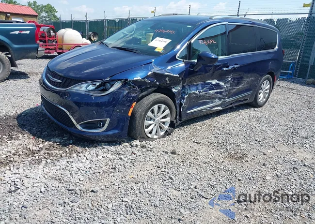 2C4RC1BGXJR194042: 42464192