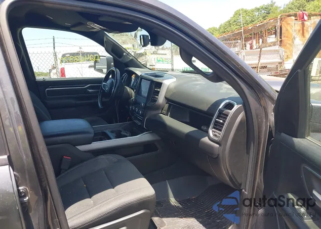 1C6SRFFT4KN586721: 42463379