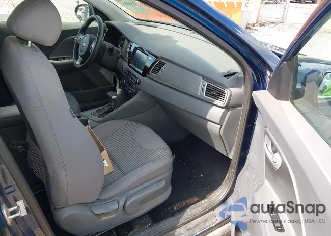 KNDCB3LC4H5090010: 42465824