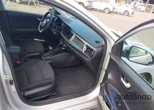 3KPA24AD8ME403647: 42466035