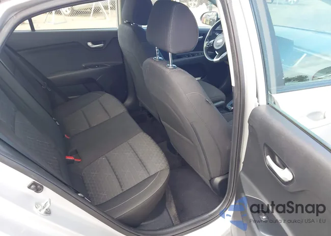 3KPA24AD8ME403647: 42466035