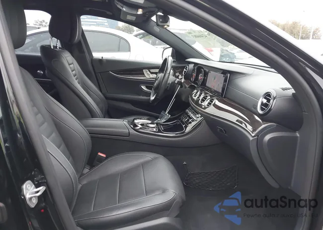 WDDZF4JB8HA221645: 42466083