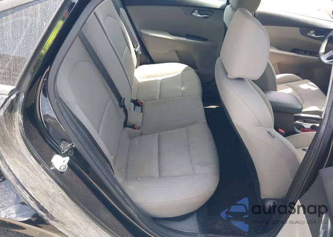 3KPF24AD5KE016685: 42465585