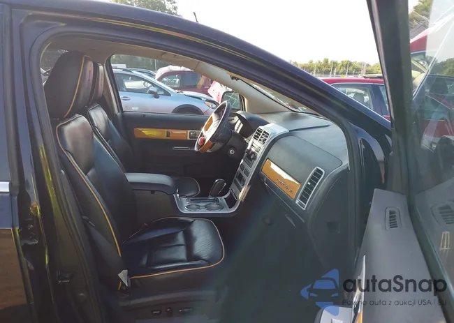 2LMDU68C28BJ40911: 42467159