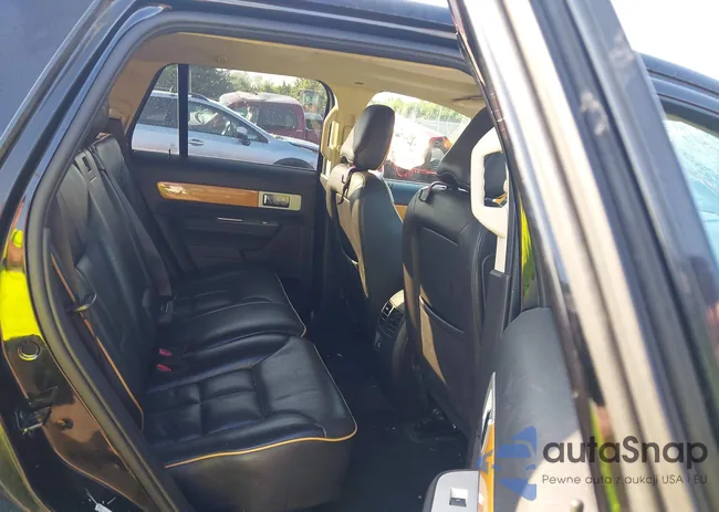 2LMDU68C28BJ40911: 42467159