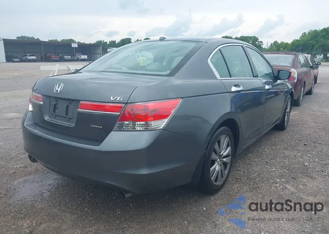 1HGCP3F8XBA012081: 42467202