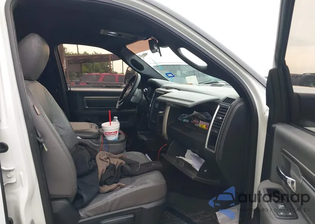 3C6UR5DL3FG672588: 42468143