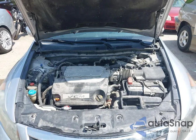 1HGCP3F8XBA010962: 42467656