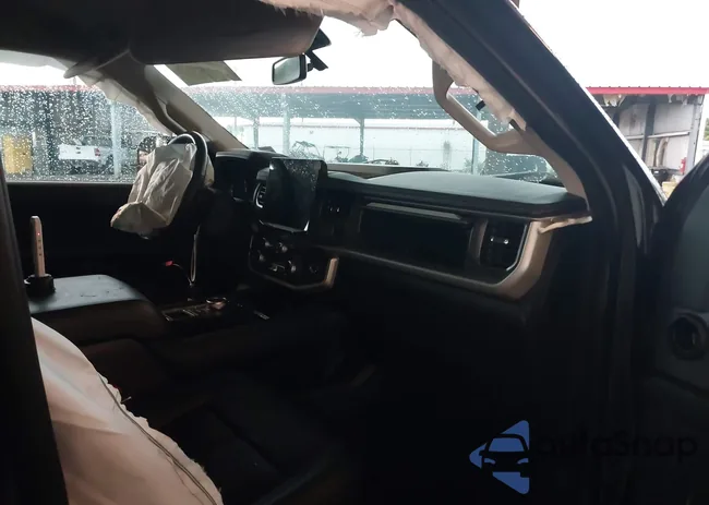 1FMJK1H80PEA65454: 42468978