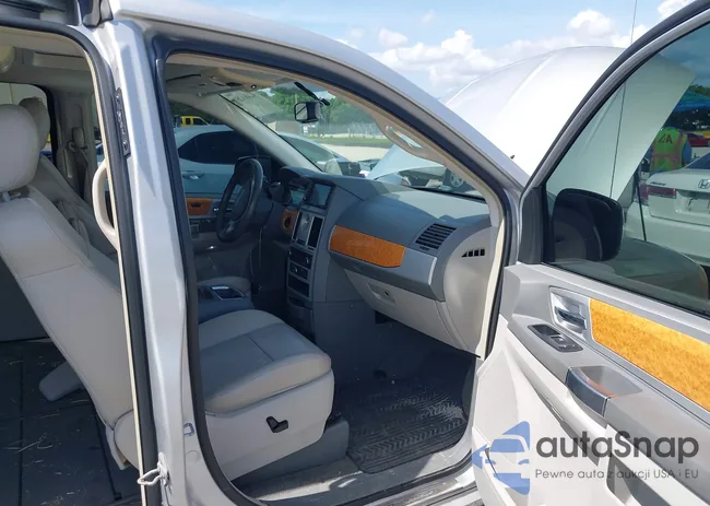 2A8HR64XX8R744752: 42469281