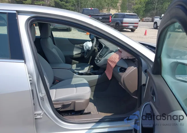 1G1ZB5ST8HF287577: 42469295